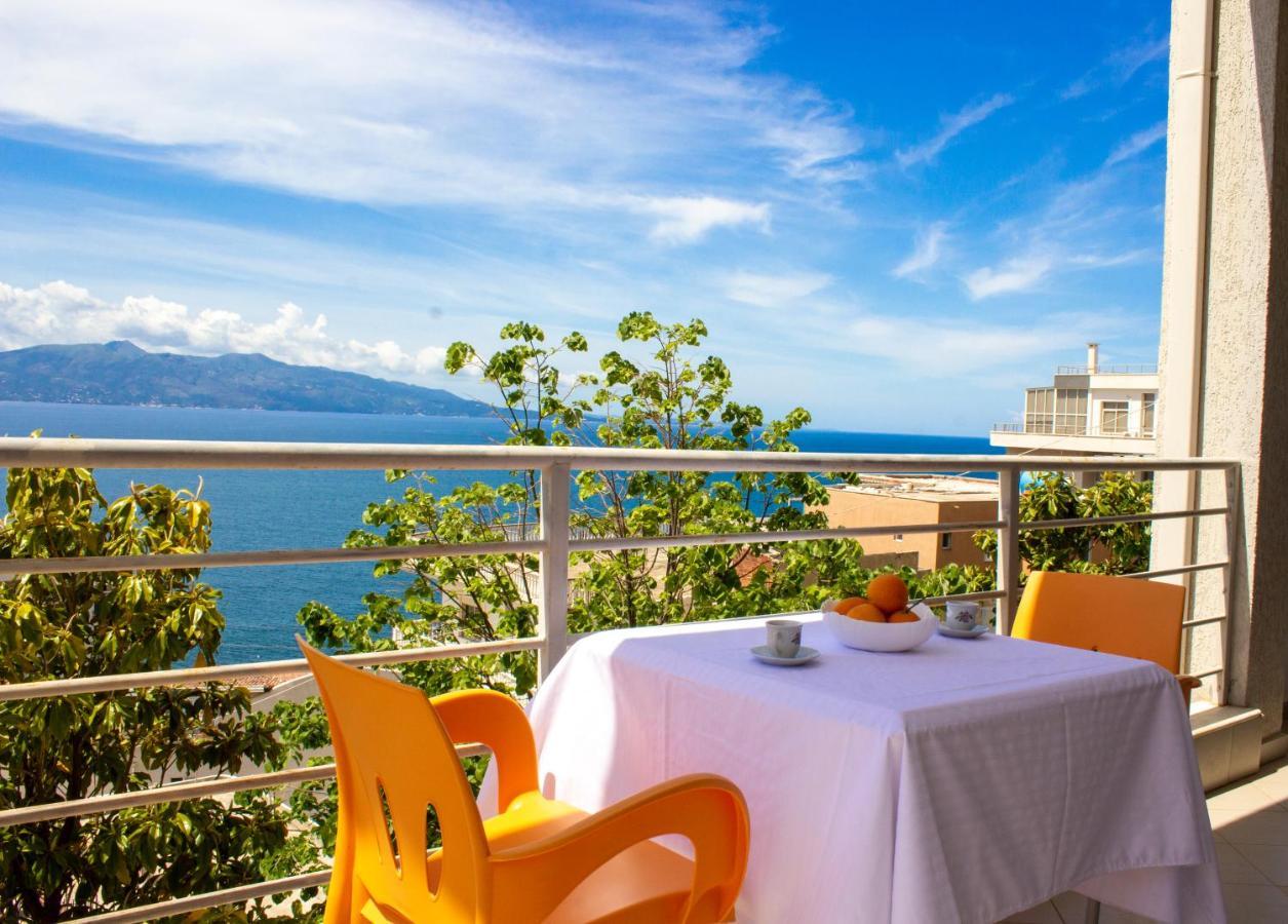 Blue sea apartment Saranda Extérieur photo